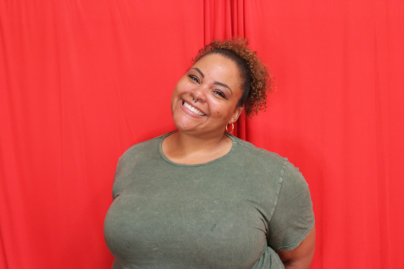 Headshot of Leslie Ealy