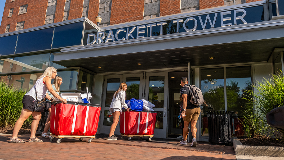 Students move into Drackett Tower on Ohio State's Columbus campus