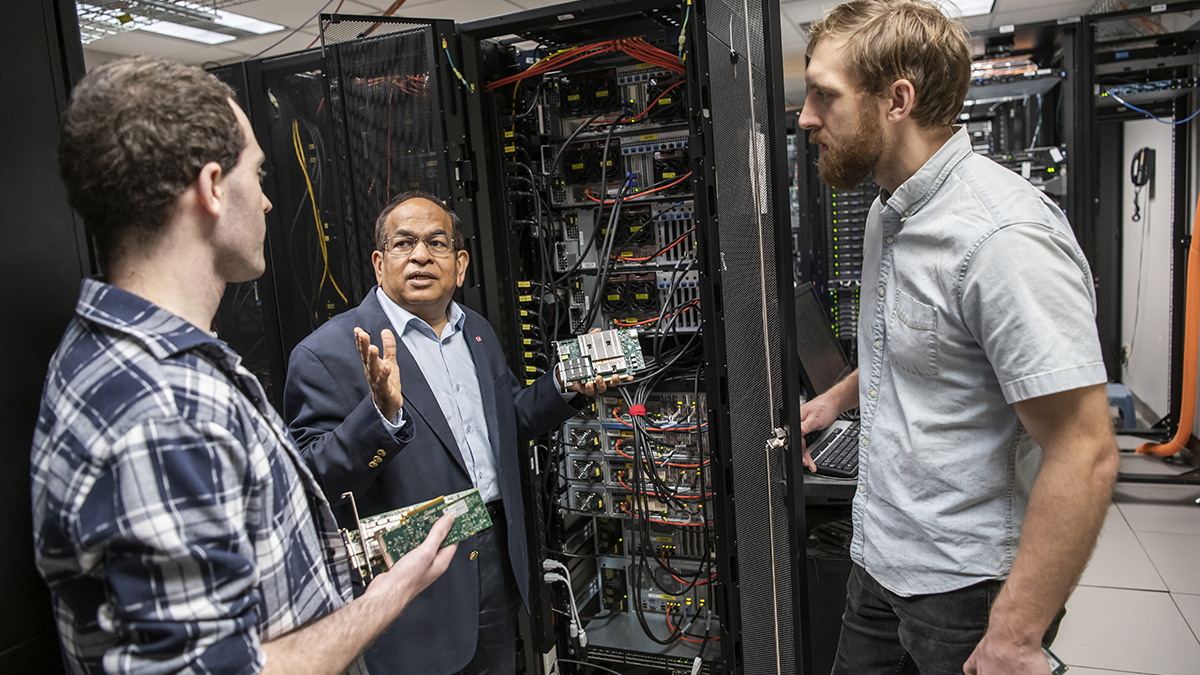 DK Panda talks to two fellow researchers