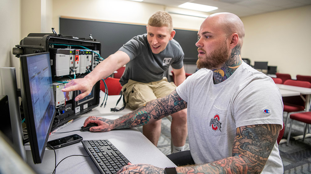 Zachary Ernest, a nontraditional student in the BSET program at Ohio State’s Mansfield campus, in the computer lab with fellow student Zachary Carroll