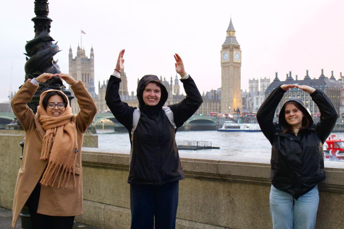 Ohio State students perform OHIO with Big Ben serving as the I